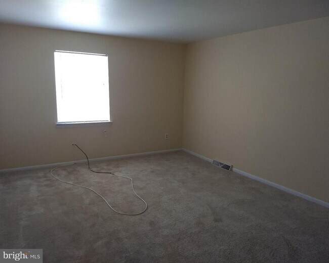 Building Photo - 743 Jackson St