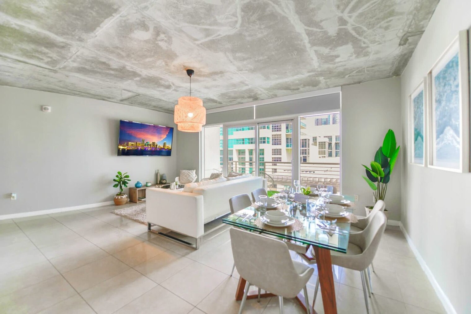 Building Photo - 3250 NE 1st Ave