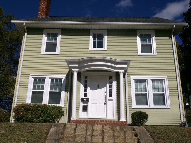 Primary Photo - 1529 W First St