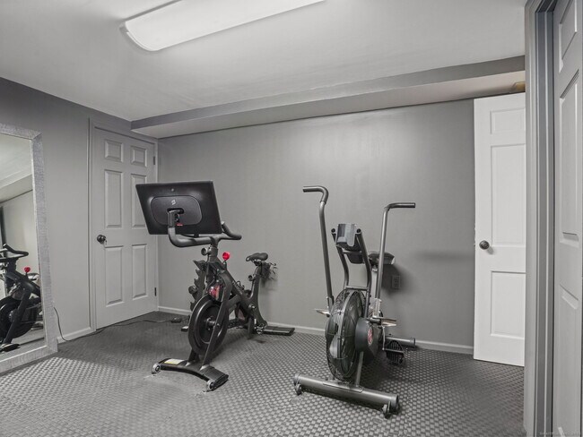 Building Photo - 10 Tupelo Rd