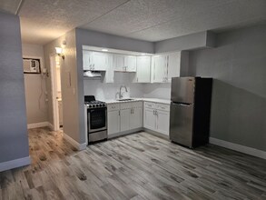 Building Photo - 720 7th Ave N