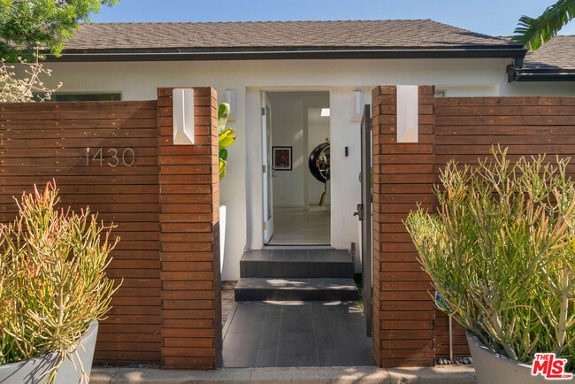 Building Photo - 1430 Miller Dr