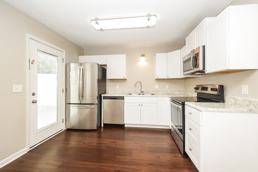 Building Photo - 5066 Cornelius Dr