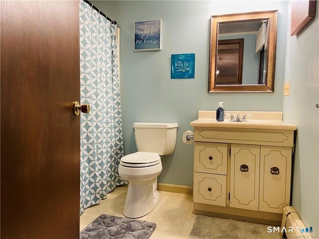 Building Photo - 123 Woods End Rd