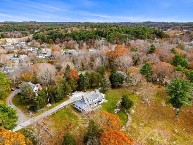 Building Photo - 2 Noahs Hl Wy