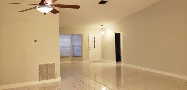 Building Photo - 9555 NW 25th Ct