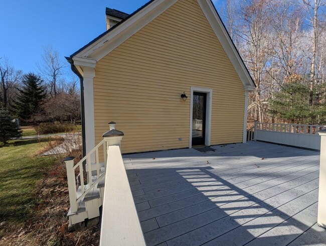 Building Photo - Beautiful 2 Bedroom House