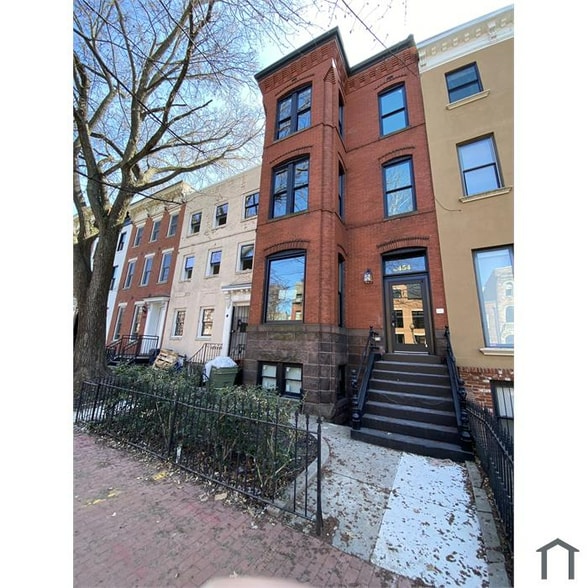 Primary Photo - 454 M St NW