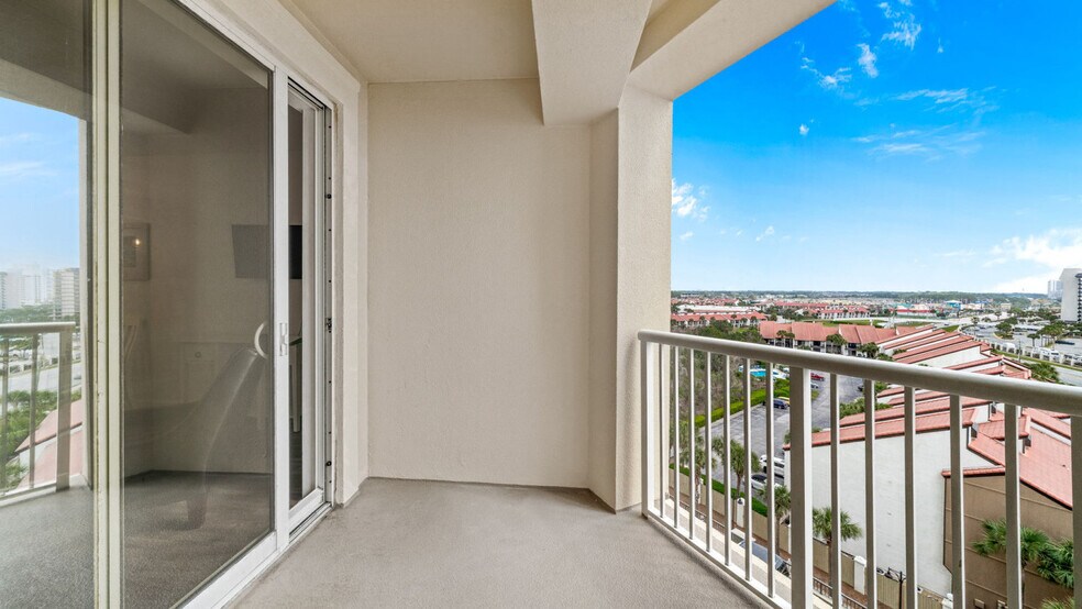 Building Photo - 11800 Front Beach Rd