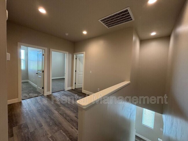 Building Photo - 879 S 4380 W