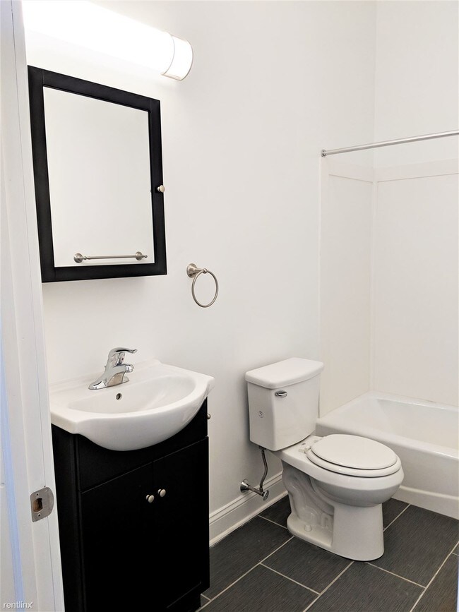 Building Photo - 1 br, 1 bath Apartment - 4102 Walnut St 1R