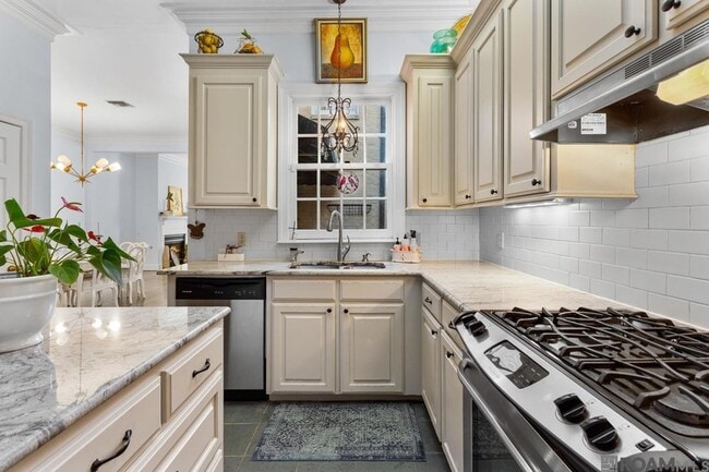 Building Photo - 7962 Wrenwood Blvd