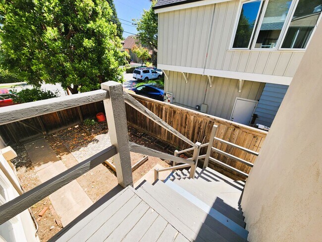 Building Photo - One bedroom downtown Palo Alto