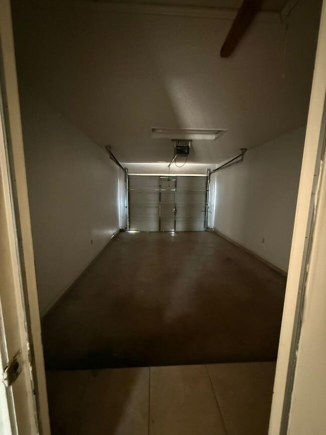 Building Photo - 108 N Mina De Oro St