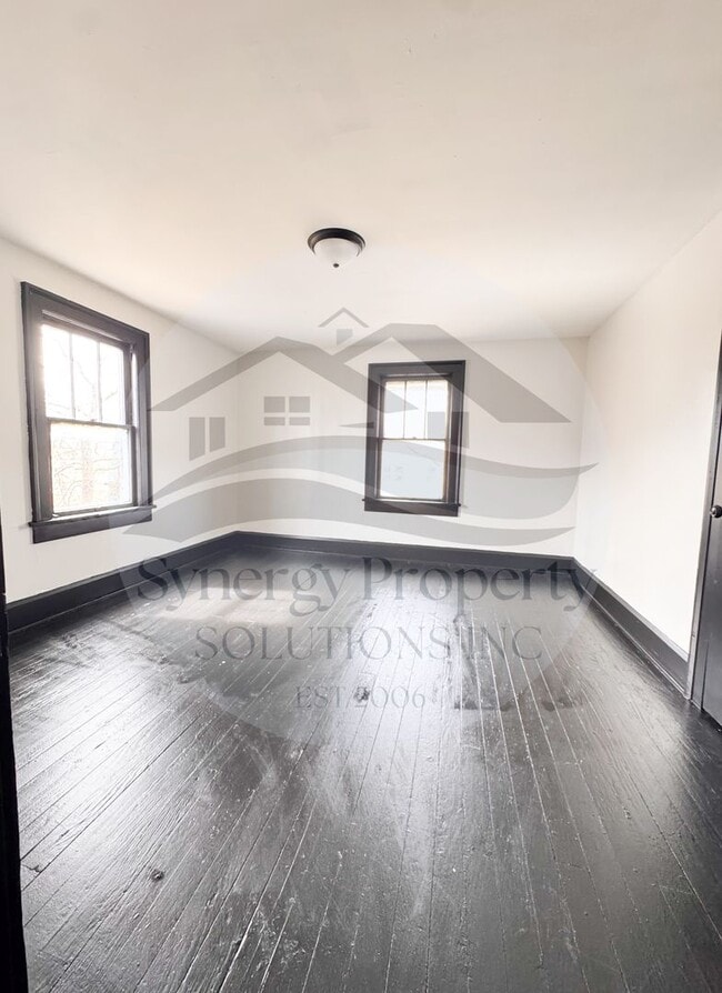 Building Photo - Rental Available