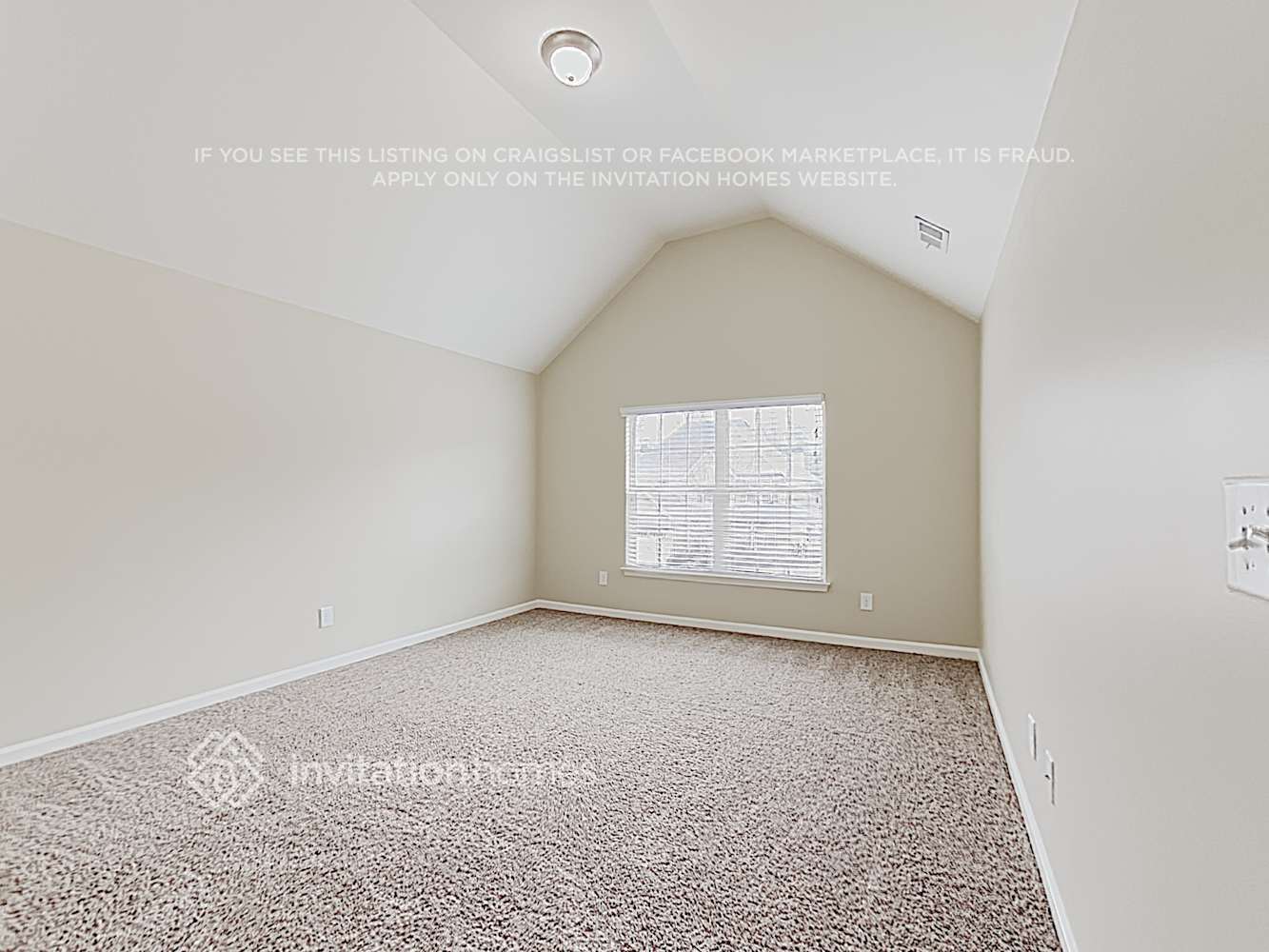 Building Photo - 239 Silver Oak Dr