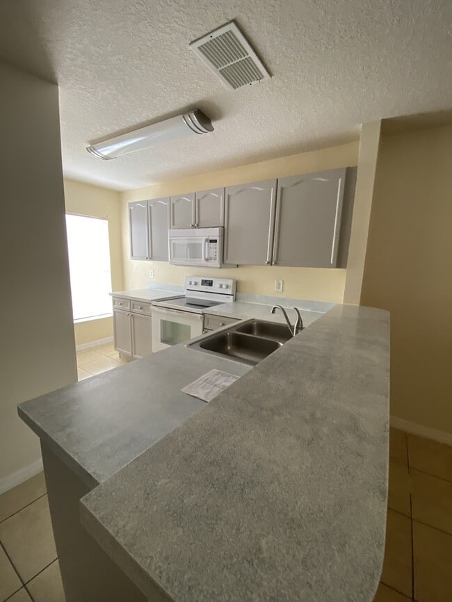 Building Photo - 160 Bowie Ln