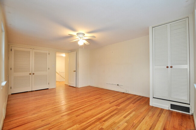 Building Photo - 19 Seneca Rd