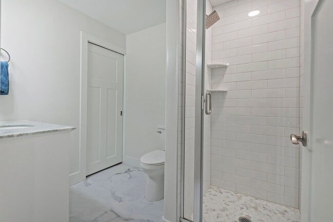 Building Photo - Stunning Daybreak Townhome!  $500 MOVE IN ...