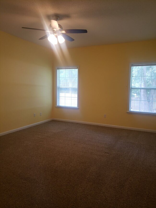 Building Photo - Available January!