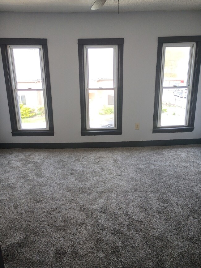 Building Photo - 1024 Guilford St