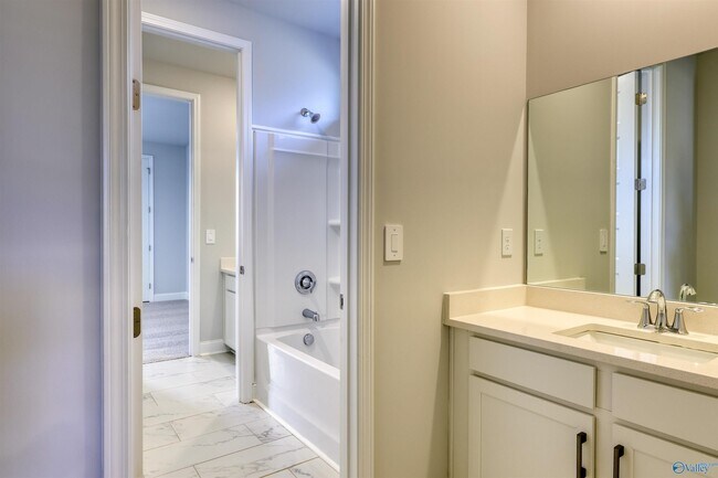 Building Photo - 188 Clift Crk Dr