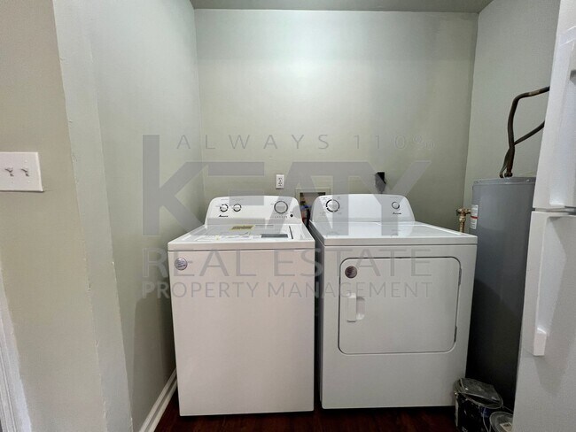 Building Photo - 2 Bedroom Home in Freetown!