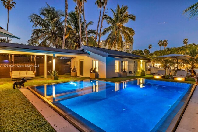 Building Photo - 901 NW 7th Street Rd