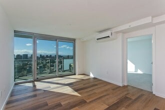 Building Photo - 1515 Liona St