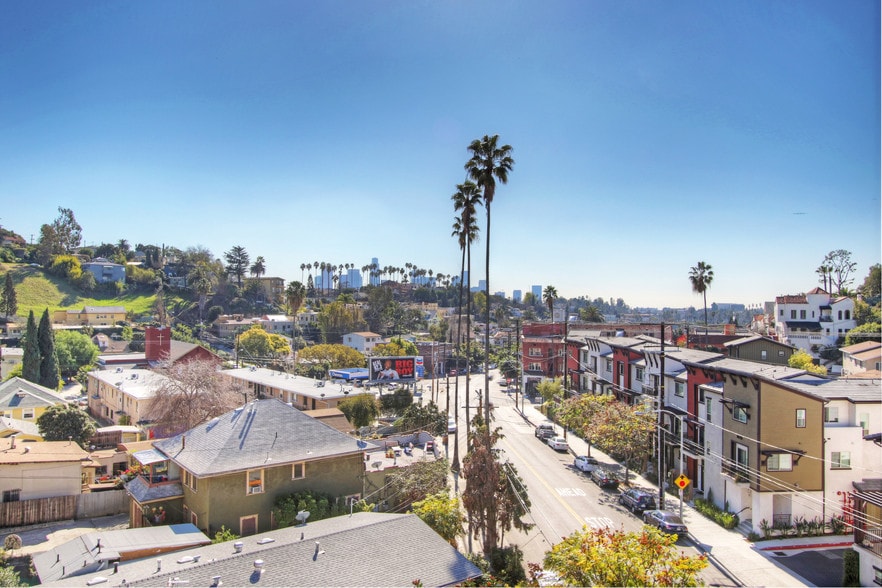 Building Photo - The Heights at Echo Park