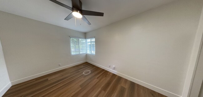 Building Photo - Massive Yard! 6 Bed / 2.5 Bath House on East Falls