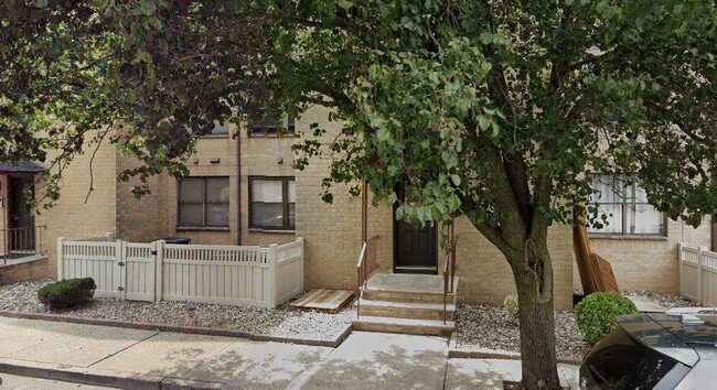 Primary Photo - 6411 Liberty Ave