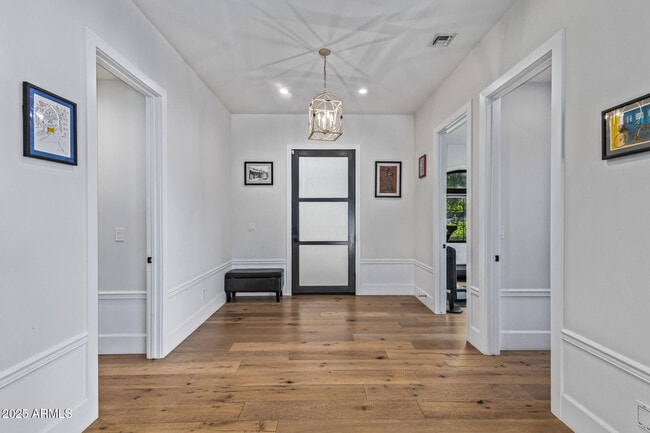 Building Photo - 3810 E Campbell Ave