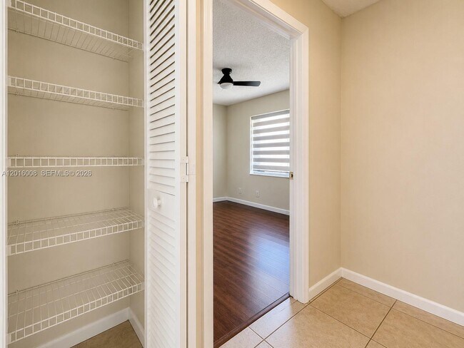 Building Photo - 854 San Remo Dr