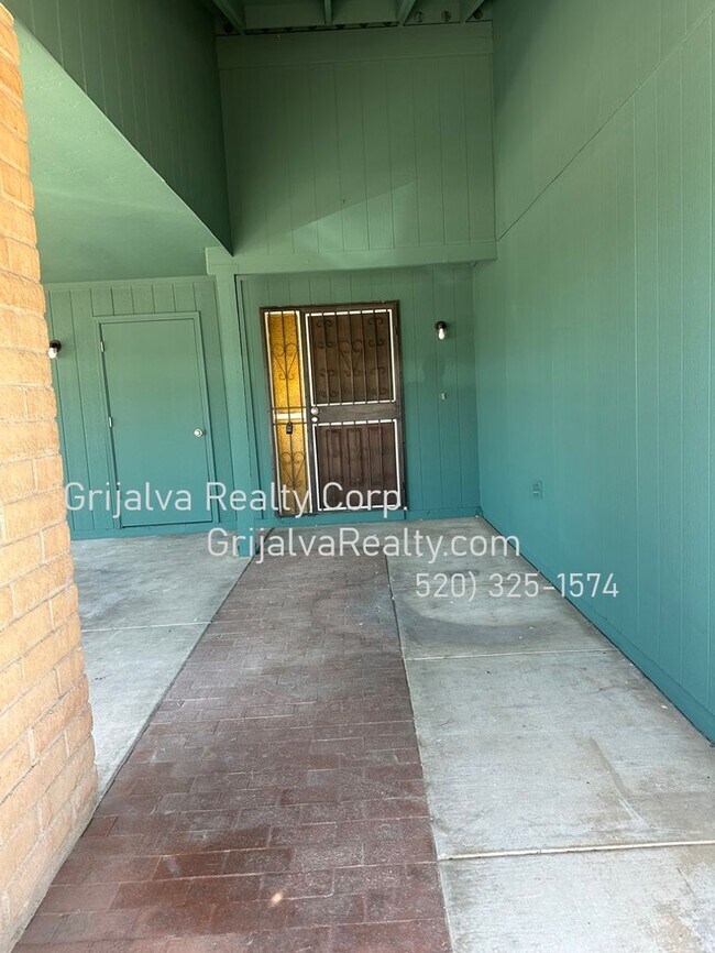 Building Photo - Lovely 3 Bedroom, 2 Bath House for Rent in Northwest Tucson  (Magee/Thornydale)