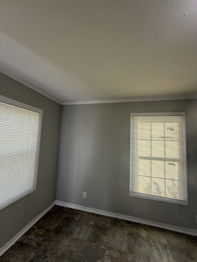 Building Photo - 5408 Como Dr