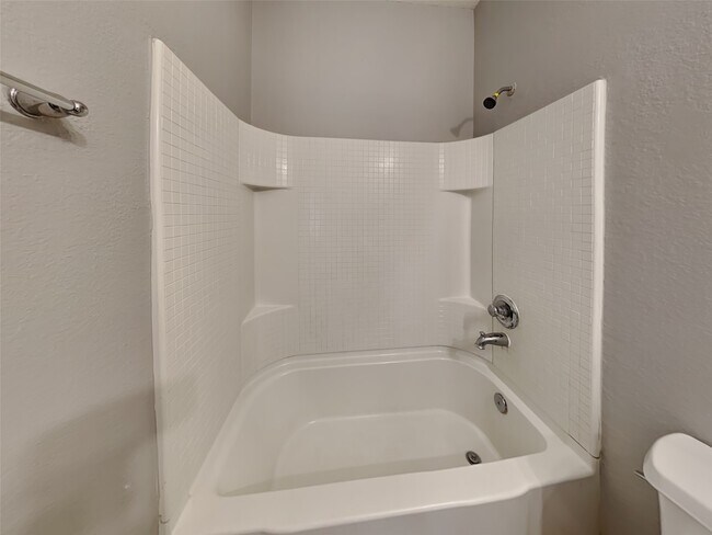 Building Photo - 1011 High Lane Court