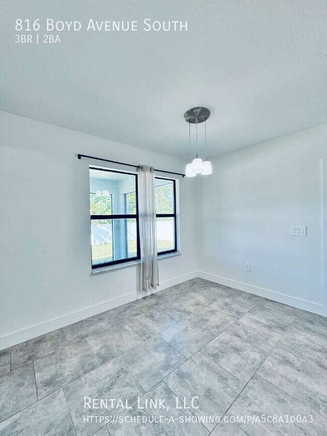 Building Photo - 816 Boyd Ave S