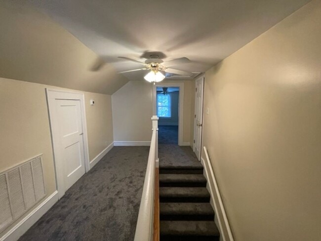 Building Photo - 4 Bedroom 2 bath home with garage in beautiful downtown Graham!