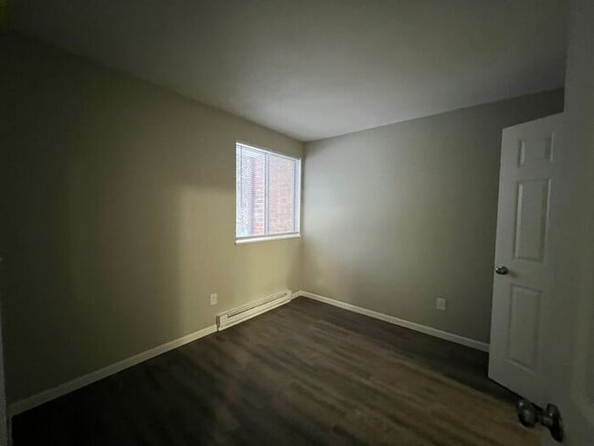 Building Photo - 2nd floor 1 bedroom apartment in Niles