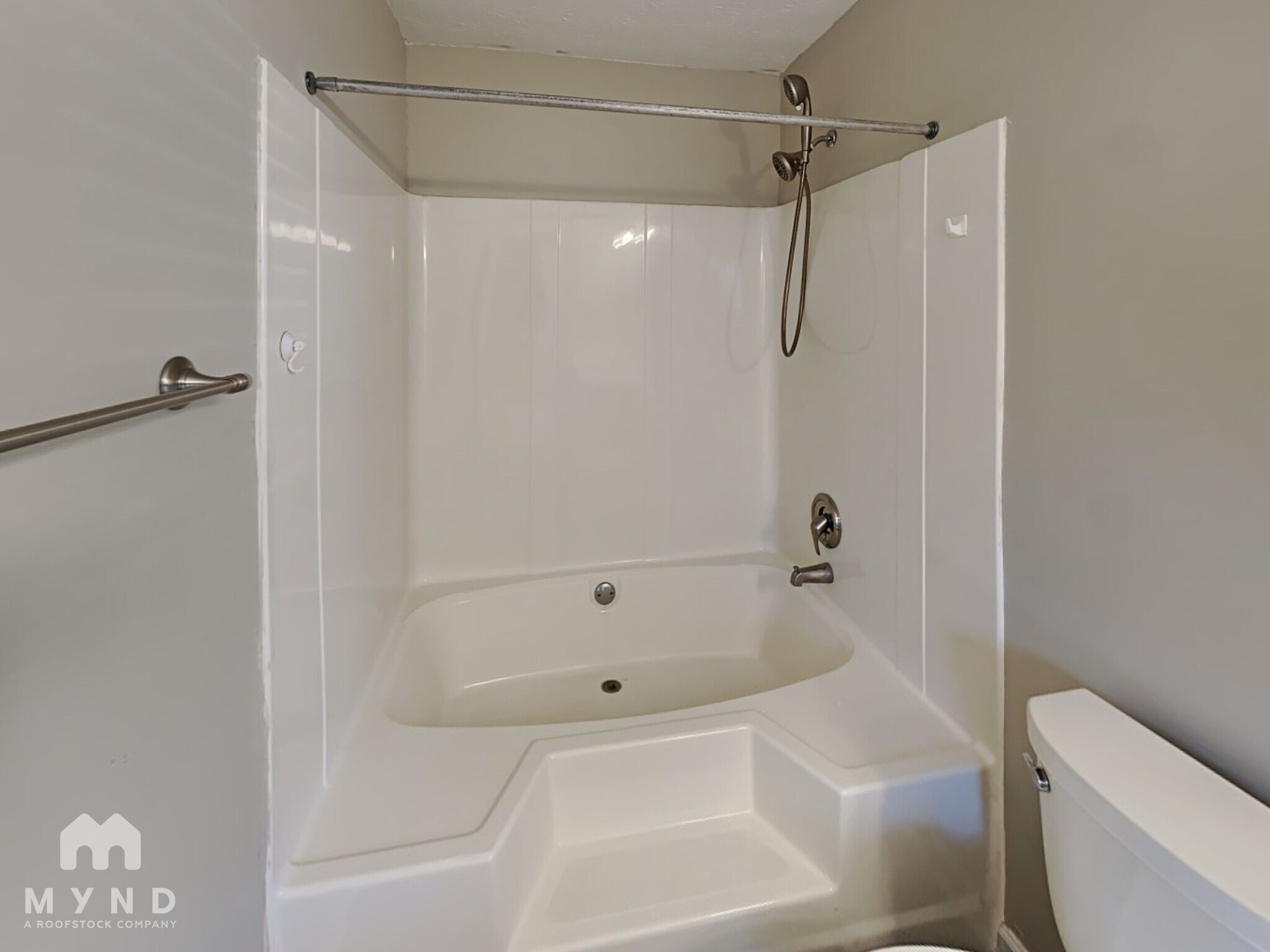 Building Photo - 5631 Regency Manor Ct