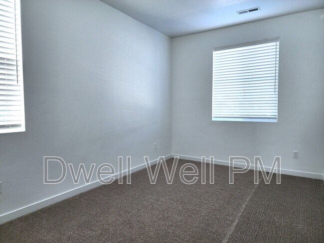 Building Photo - 350 N Lagrasse Ln