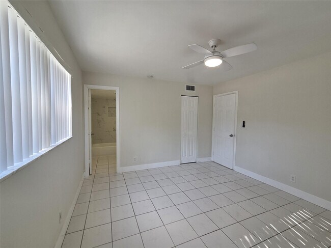 Building Photo - 8000 Fairview Dr