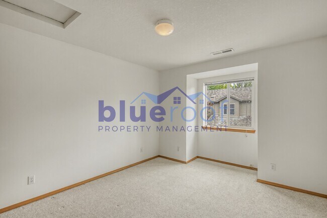 Building Photo - 520-522 SW 150th Ave