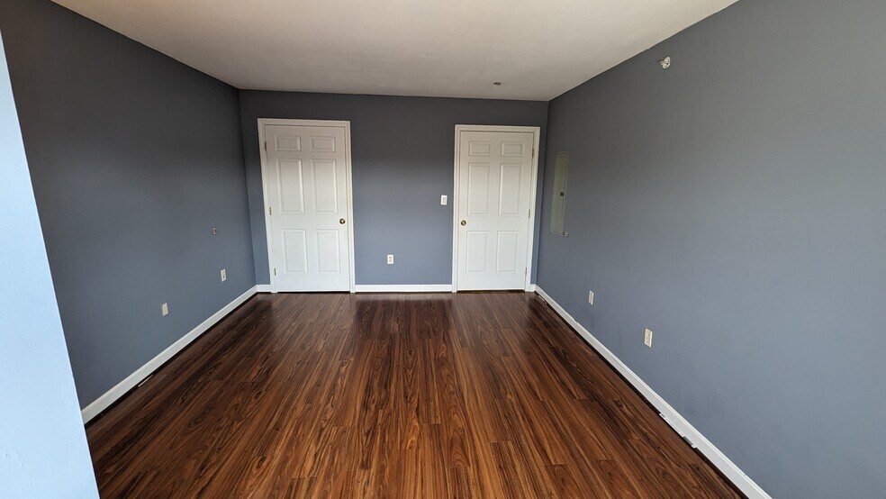 Second bedroom - 211 Central St