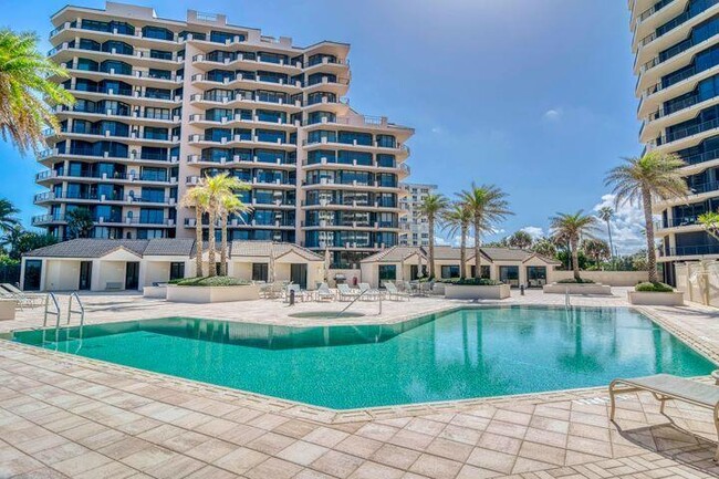 Building Photo - 570 Ocean Dr