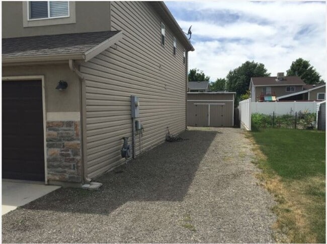 Building Photo - Corner lot with easy access to American Fork and Lehi