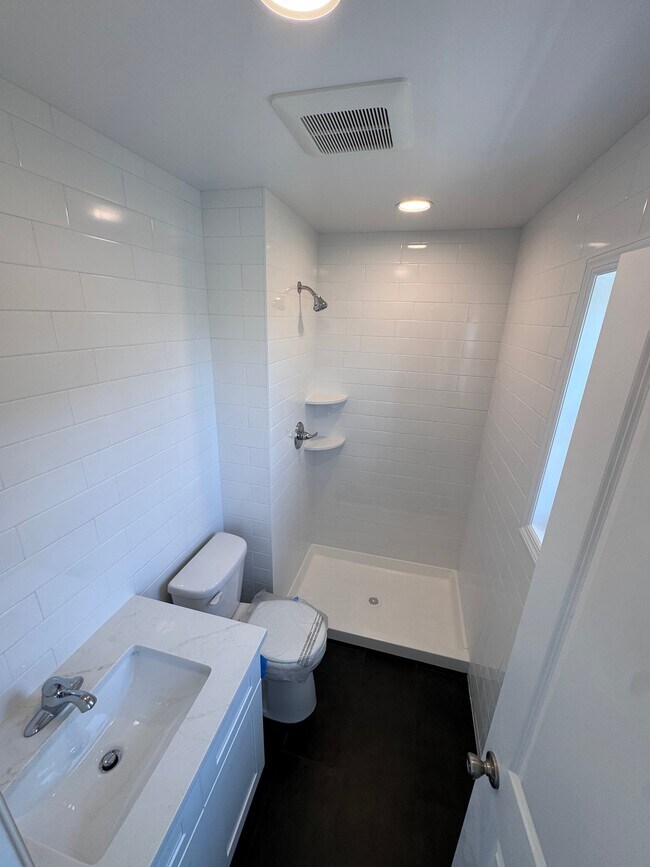 Building Photo - 3-42 B 46 St
