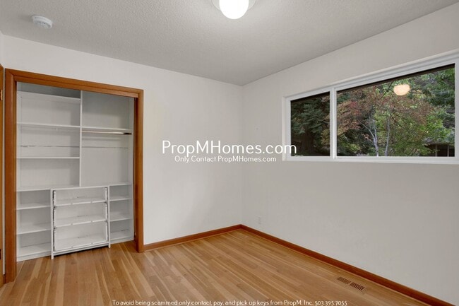 Building Photo - Gorgeous 4 Bedroom Mid-Century Modern in SW!