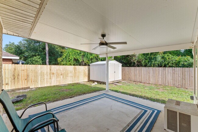 Building Photo - 7613 Marthas Way